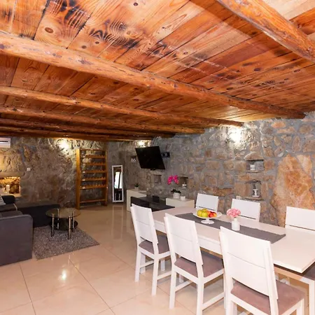 Heritage Harmony With Private Pool Вилла Zmijavci