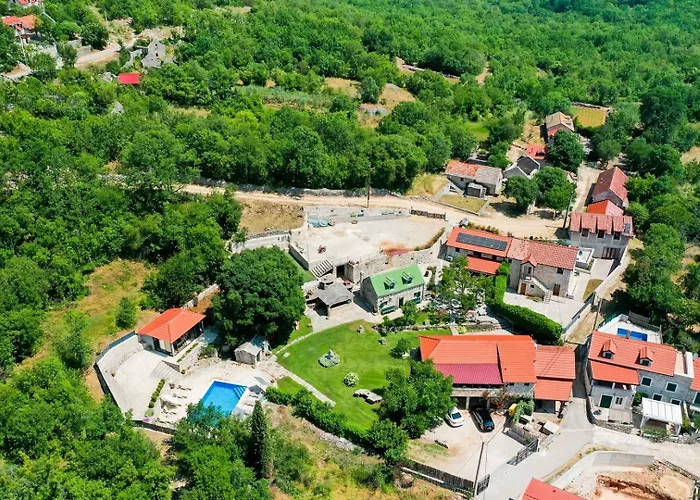 Вилла Heritage Harmony With Private Pool Zmijavci