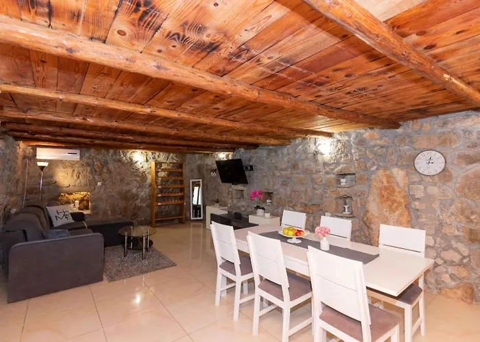 Heritage Harmony With Private Pool Villa Zmijavci