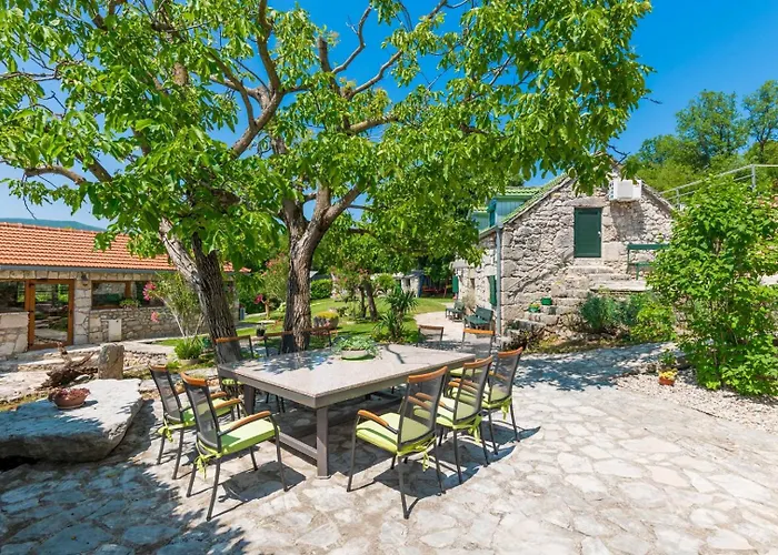 Вилла Heritage Harmony With Private Pool Zmijavci